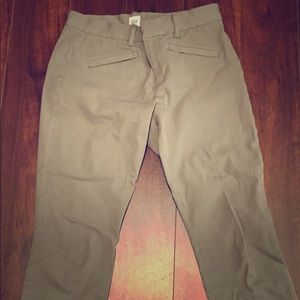 Gap khaki ankle pants size 4